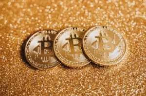 跨链互操作性和 DeFi 协同效应：Coinbase 推出 Base-Solana 后 EVM-Solana 桥接的战略机遇