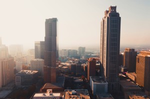 欧是小交易所吗？一文读懂欧易（OKX）的真实身份与行业地位