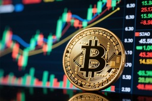 比特币最新动向实时行情，价格波动、机构动向与监管动态全解析